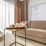 Invest - Z Prywatnym Jacuzzi I Sauna- Obroncow Pokoju 5 Apartment *