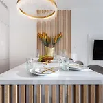 Apartment Invest - Z Prywatnym Jacuzzi I Sauna- Obroncow Pokoju 5