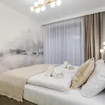Invest - Z Prywatnym Jacuzzi I Sauna- Obroncow Pokoju 5