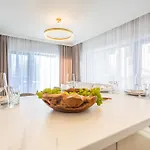 Invest - Z Prywatnym Jacuzzi I Sauna- Obroncow Pokoju 5 Apartment *