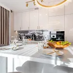 Apartment Invest - Z Prywatnym Jacuzzi I Sauna- Obroncow Pokoju 5