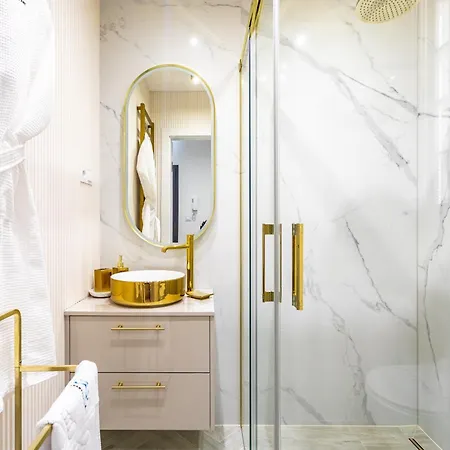 Centrum Park 2 5 דירה שצ'קלארסקה פוראובה