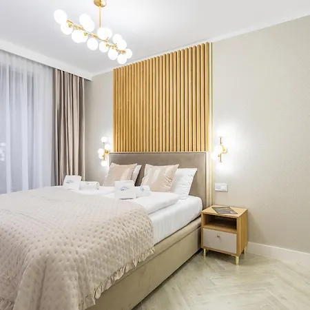 Διαμέρισμα Invest - Z Prywatnym Jacuzzi I Sauna- Obroncow Pokoju 5 *